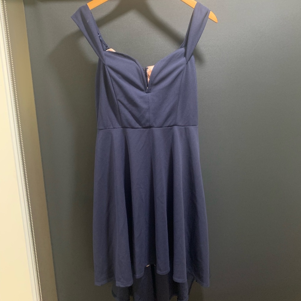 Cocktail dress with train